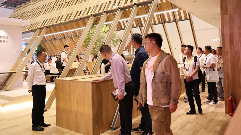 推廣高端地板標(biāo)準(zhǔn) 打造中國(guó)高端品牌｜天格呼吁中國(guó)地板品牌共創(chuàng)行業(yè)高質(zhì)量發(fā)展